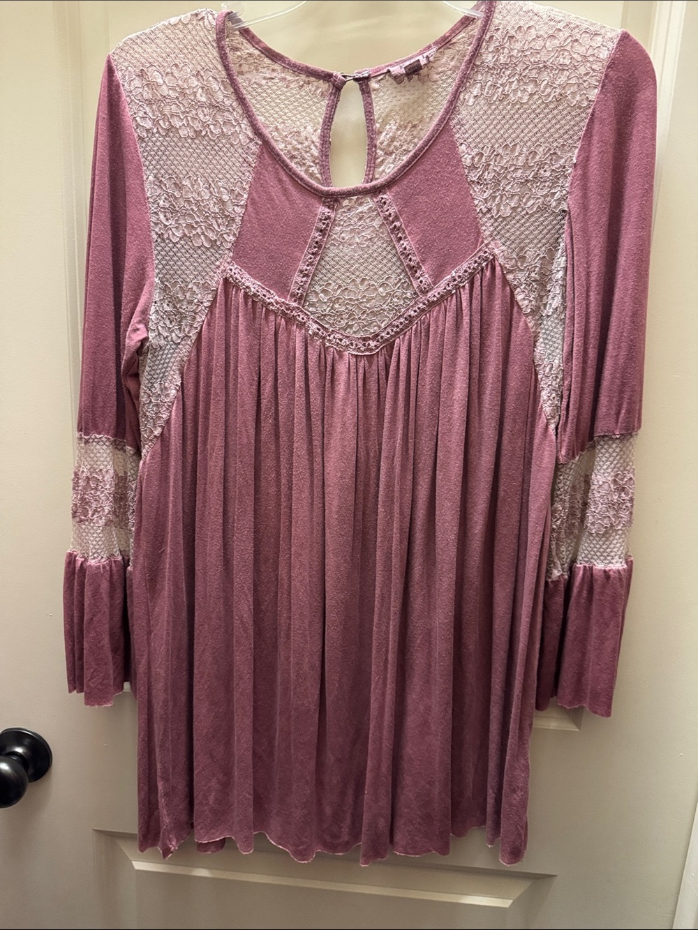 POL Dusty Mauve Lace Yoke Long Sleeve Pleated Top